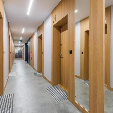 Urbannest Walowa 25 דירה *